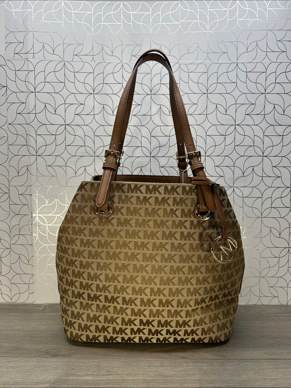 8735 NWT Michael Kors Brown MK Signature Tote Bag - Picture 1 of 11